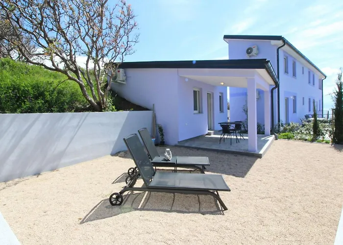 Apartment In Mit Terrasse By Interhome Baska (Krk)