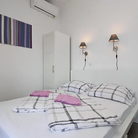 In Mit Terrasse By Interhome באסקה