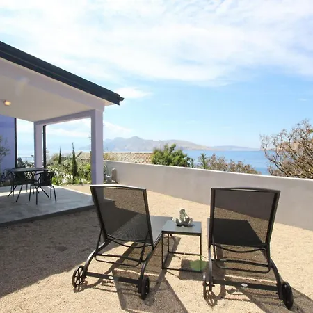 דירה In Mit Terrasse By Interhome